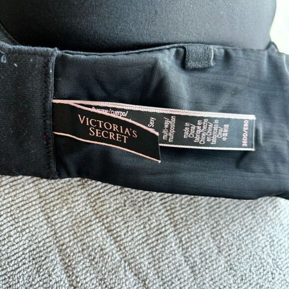 Victoria's Secret Women's Strapless Push Up Bra Black 36DD Back Closure - Picture 5 of 6